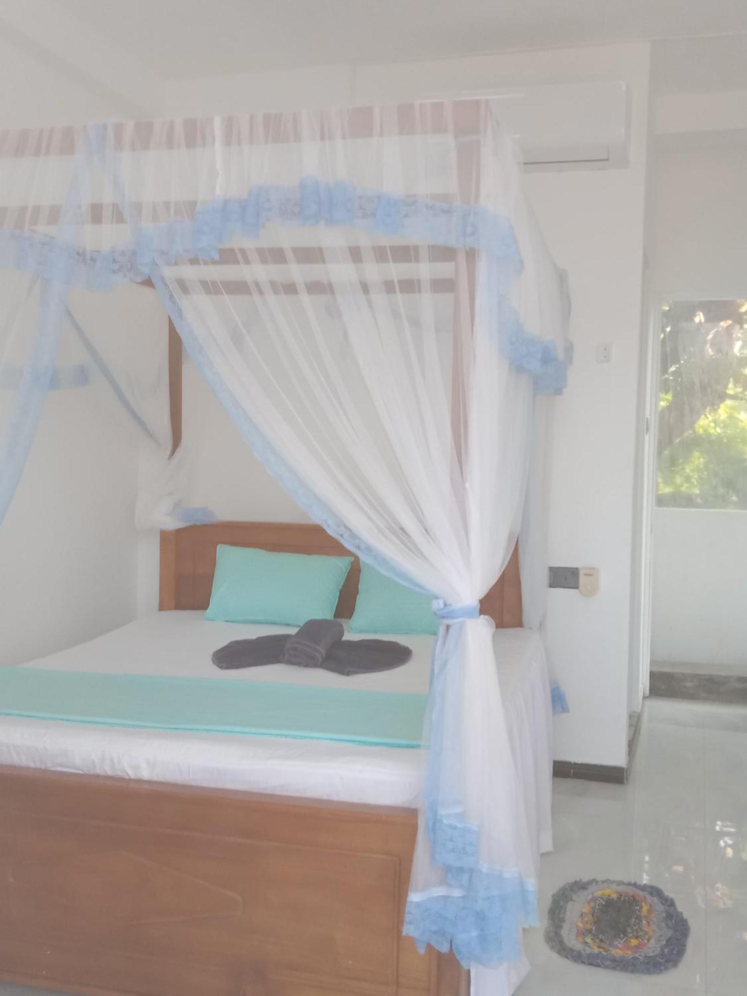Bed and Breakfast Moon Light Guest Mirissa Zimmer foto