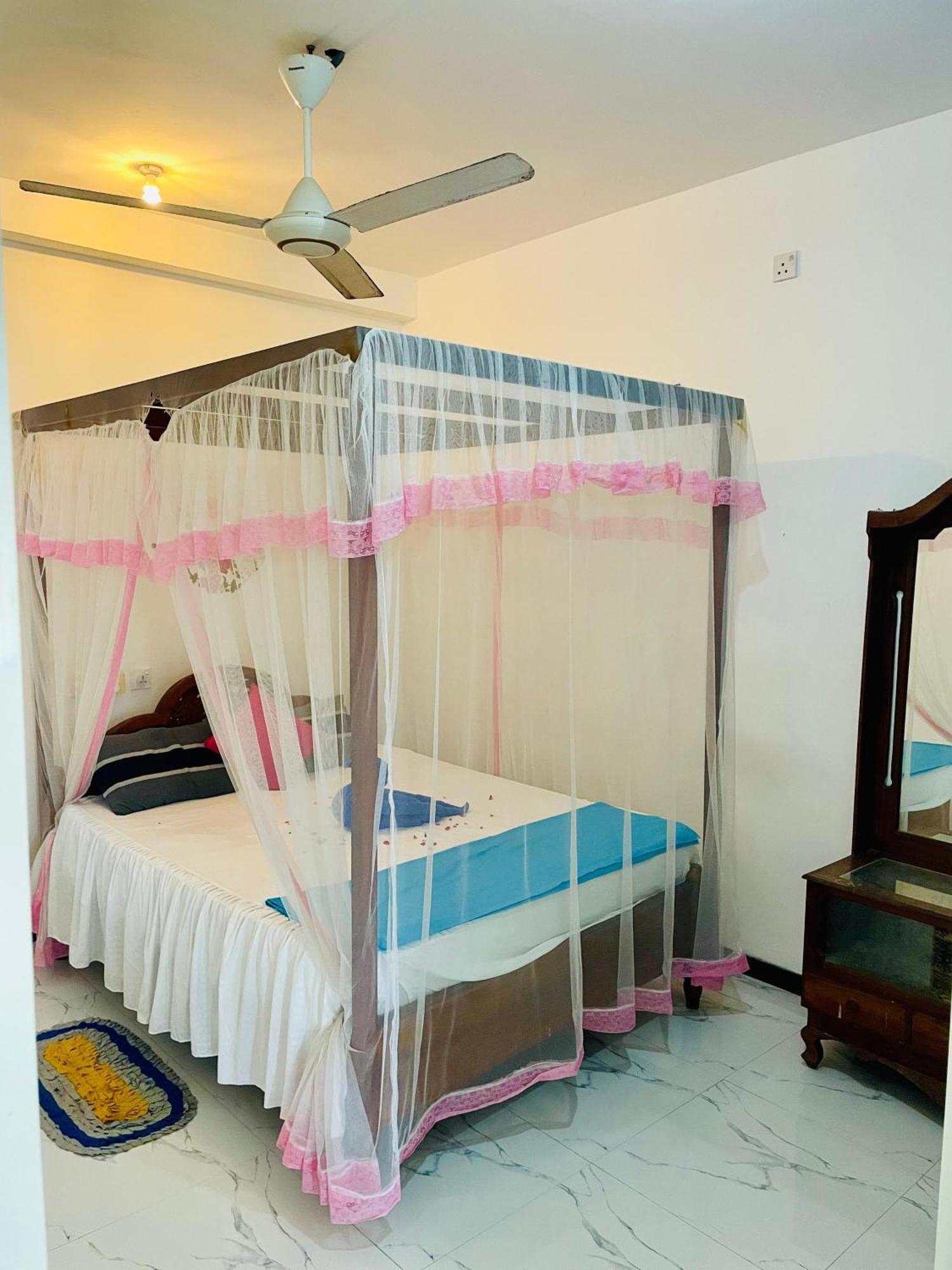 Bed and Breakfast Moon Light Guest Mirissa Exterior foto